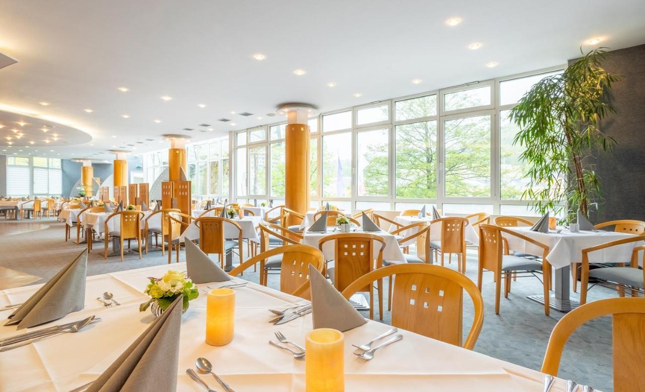 Achat Hotel Зул Екстериор снимка