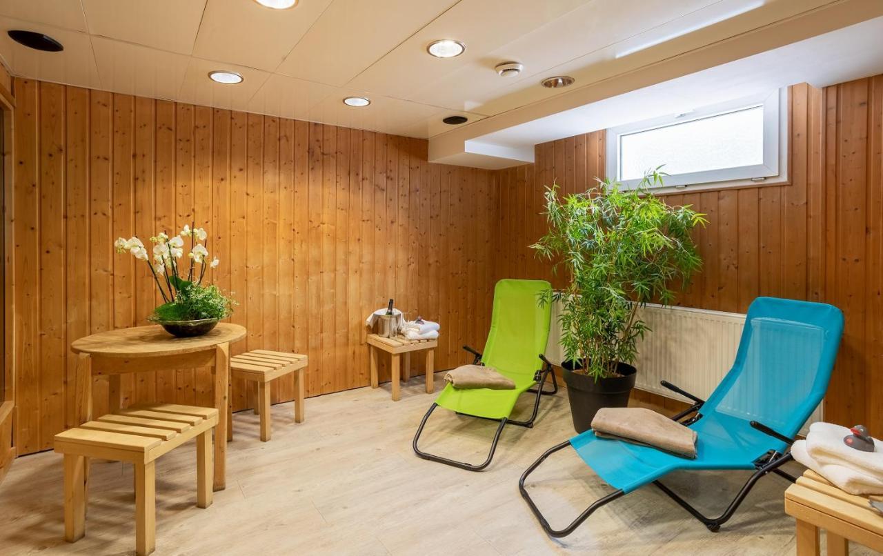 Achat Hotel Зул Екстериор снимка