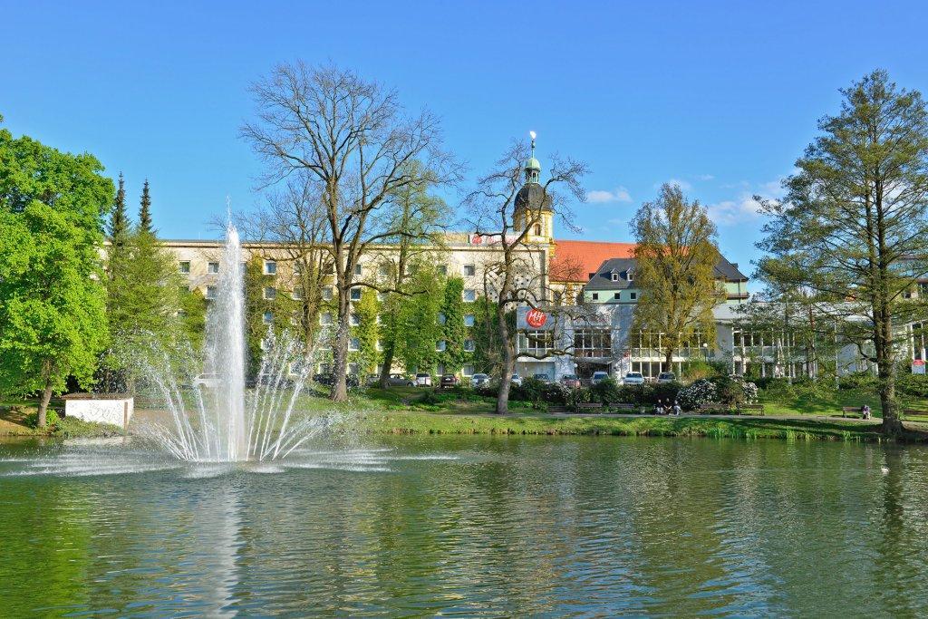 Achat Hotel Зул Екстериор снимка
