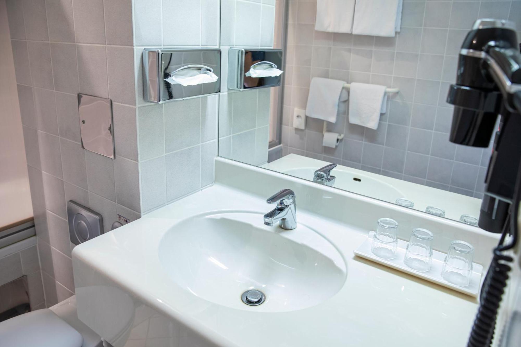 Achat Hotel Зул Екстериор снимка